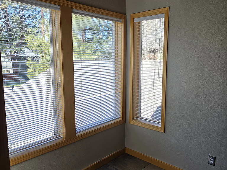 10231 Worchester Cir — Photo 16