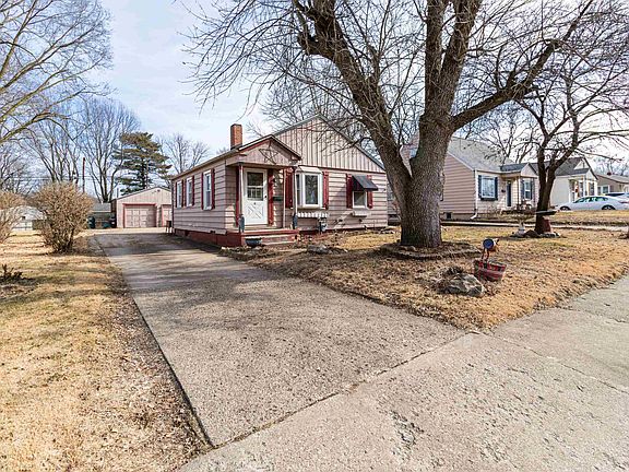 2nd image of 302 Sherwood Dr