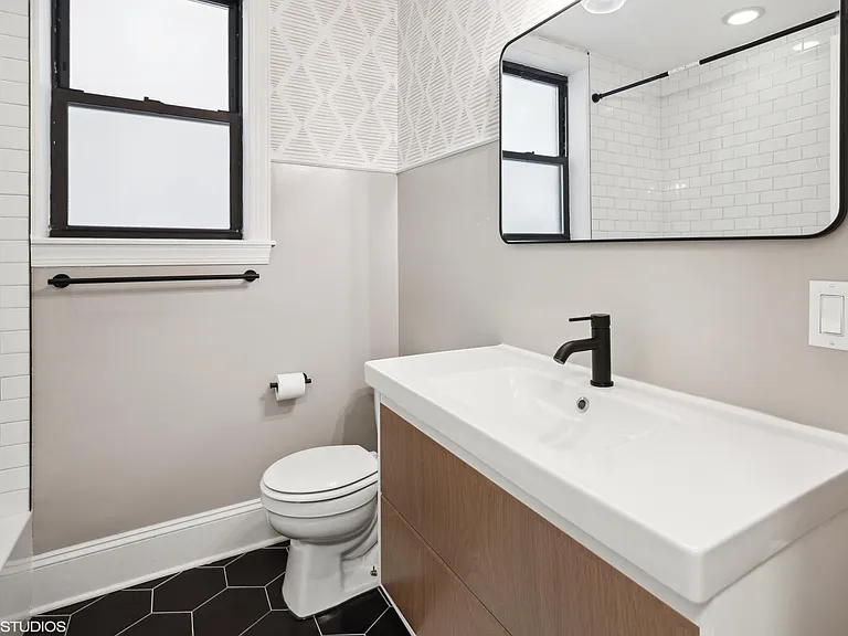 7635 N Greenview Ave #1W — Photo 10