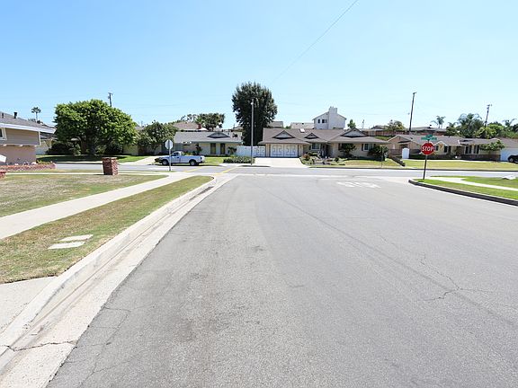 5th image of 2641 Woodbrier Dr