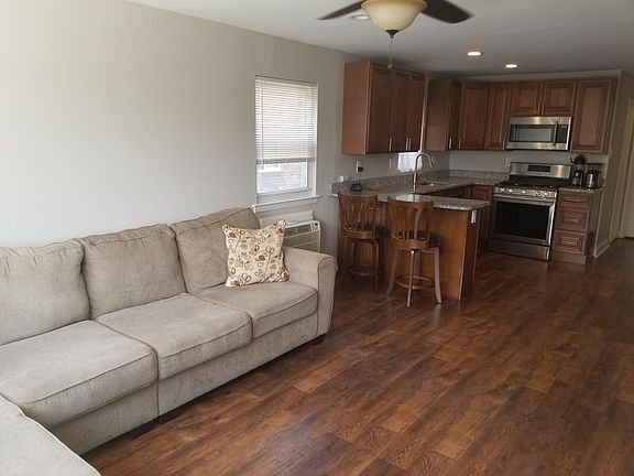 Living room / kitchen