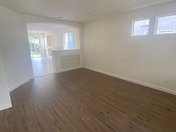 2nd image of 28 Red Oak Ct