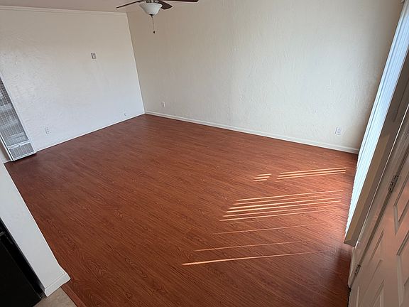3rd image of 273 Macarthur Blvd #305