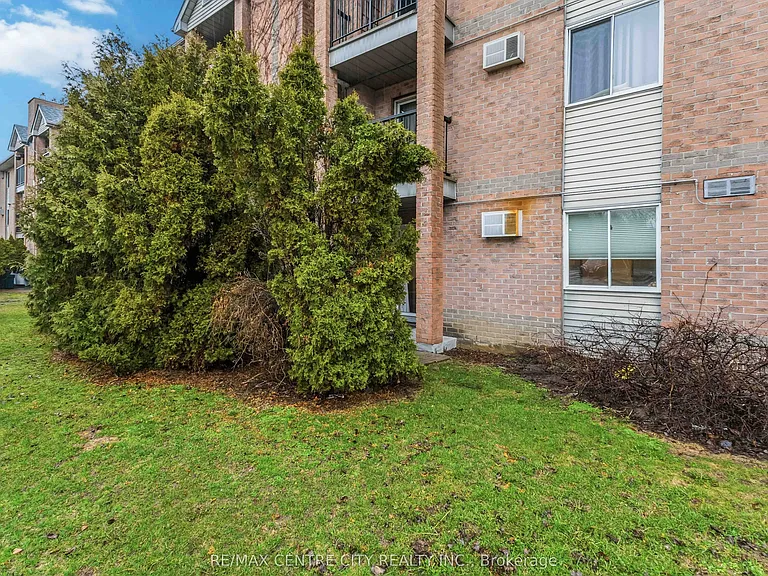 2230 Trafalgar St #121 — Photo 25