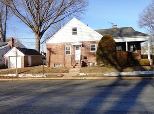 240 Fernwood Ter, Linden, NJ 07036