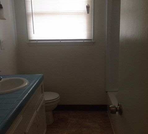 5th image of 1461 W Olive St
