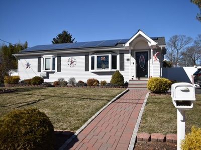 17 Acorn Street, Ronkonkoma, NY, 11779