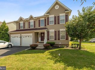 1111 Morgan Hill Dr, Pennsburg, PA 18073