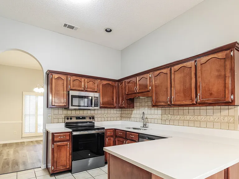1728 Edgeburg Ln — Photo 7