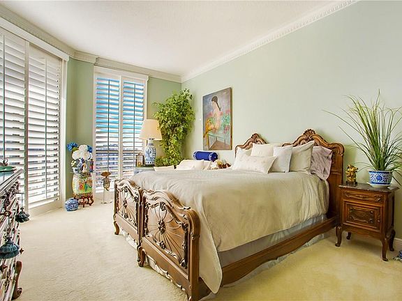 5th image of 3640 Yacht Club Drive #PH-8