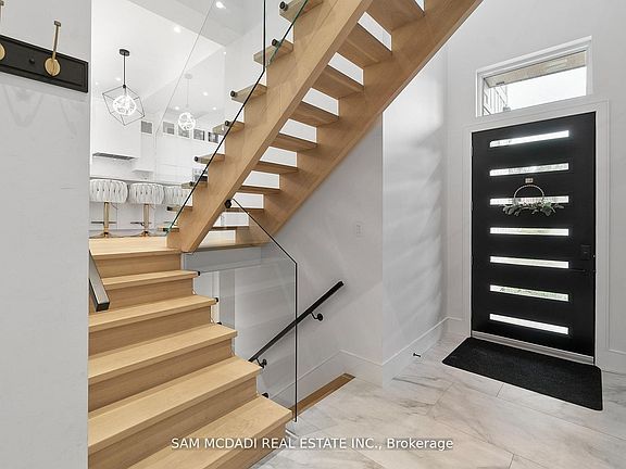 2nd image of 46 Cobblehill Rd