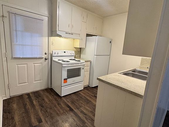 4th image of 222 S Church St #5