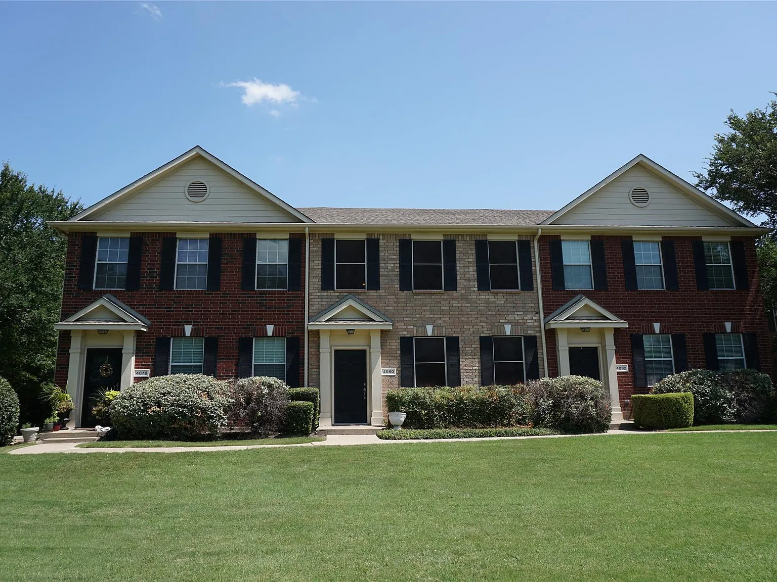 2 bed, 1.5 bath, 1234 sqft, $1,950 — Photo 4