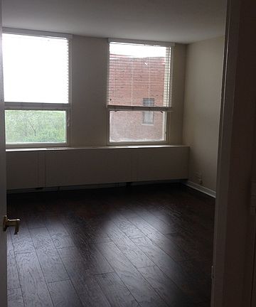 4th image of 2626 N Lakeview Ave APT 905