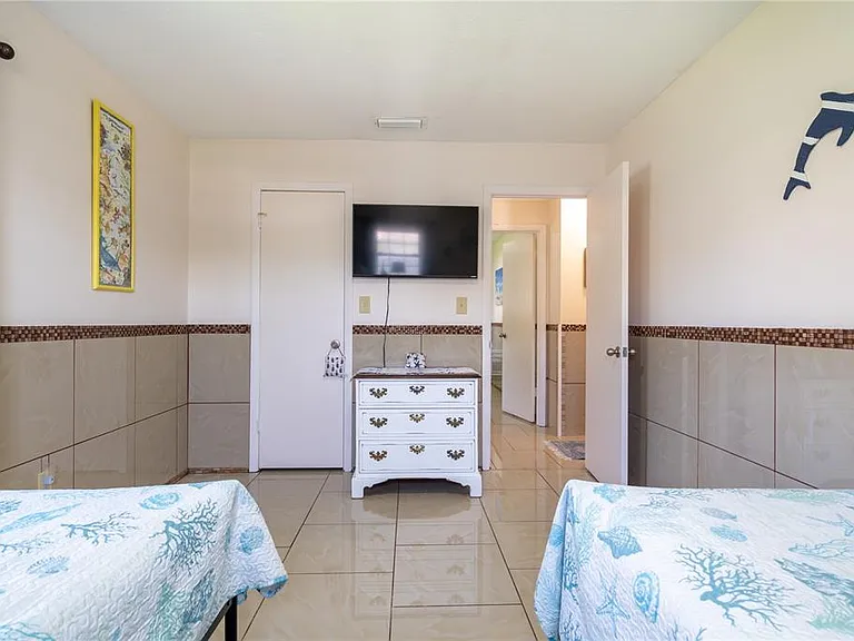 2140 Pinehurst St — Photo 20