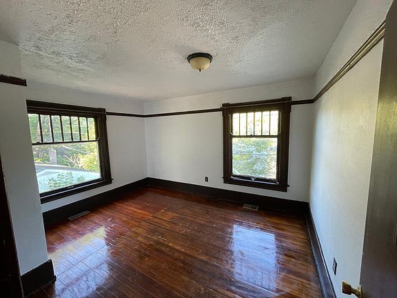 4th image of 515 Grove St APT 2