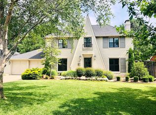 1119 Hemstead Pl, Nichols Hills, OK 73116