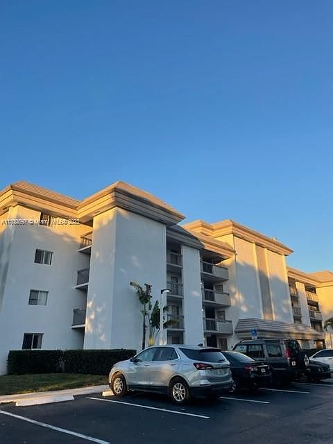 1st image of 731 N Pine Island Rd APT 306