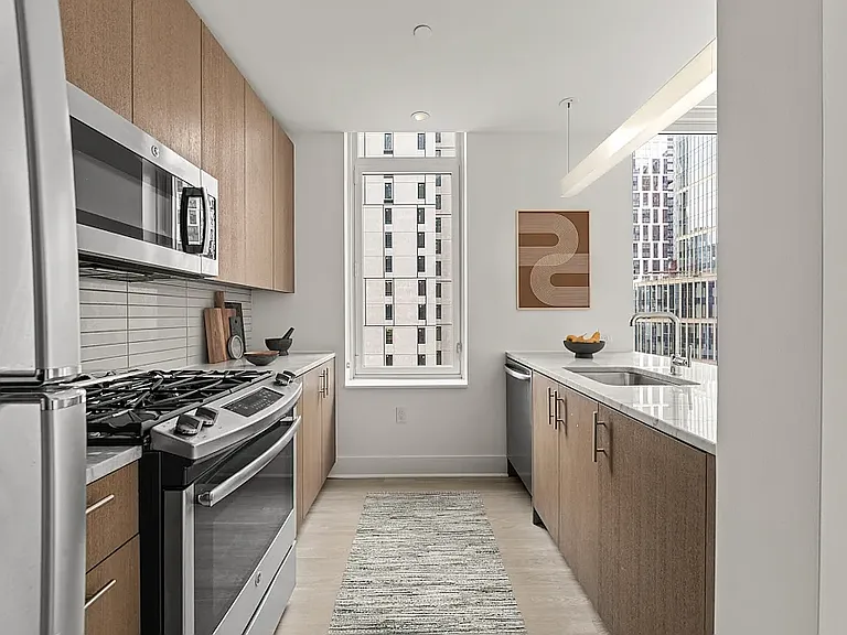 86 Fleet Pl #18F — Photo 3