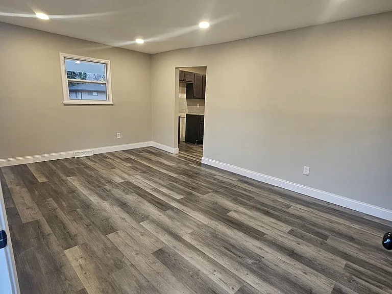 10100 Ventura Dr — Photo 4