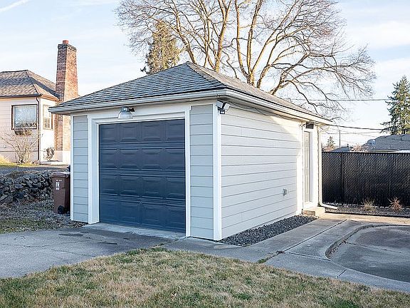 4th image of 2117 W Knox Ct