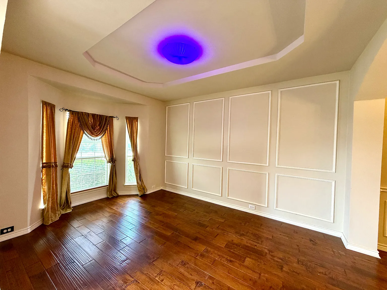 7 bed, 3824 sqft, $3,300 — Photo 2