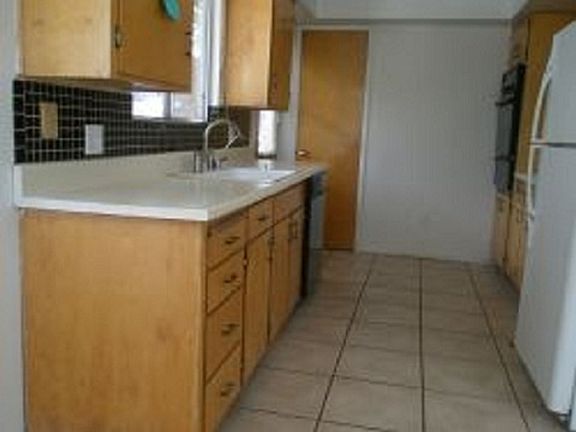 3rd image of 4325 Cayucos Ave