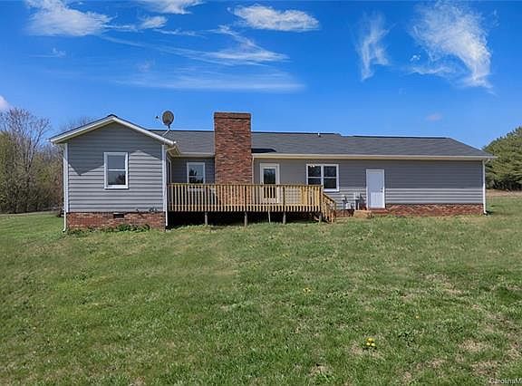 2nd image of 124 Sara Ln