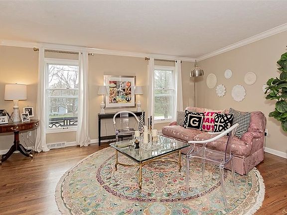 4th image of 526 Coy Ln