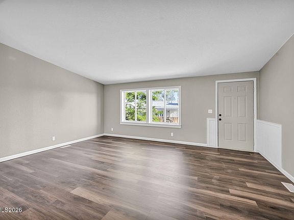 5th image of 4962 Newport Ct