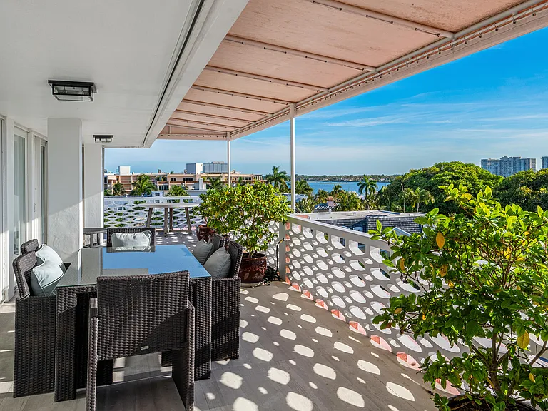315 S Lake Dr #Penthouse D-33480 — Photo 2