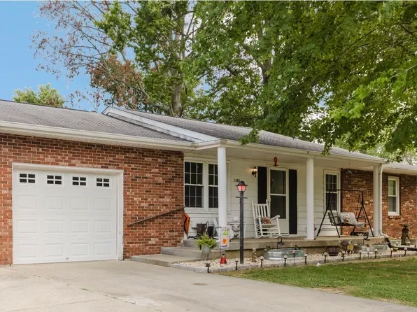 1302 Susan Ln, Carterville, IL 62918