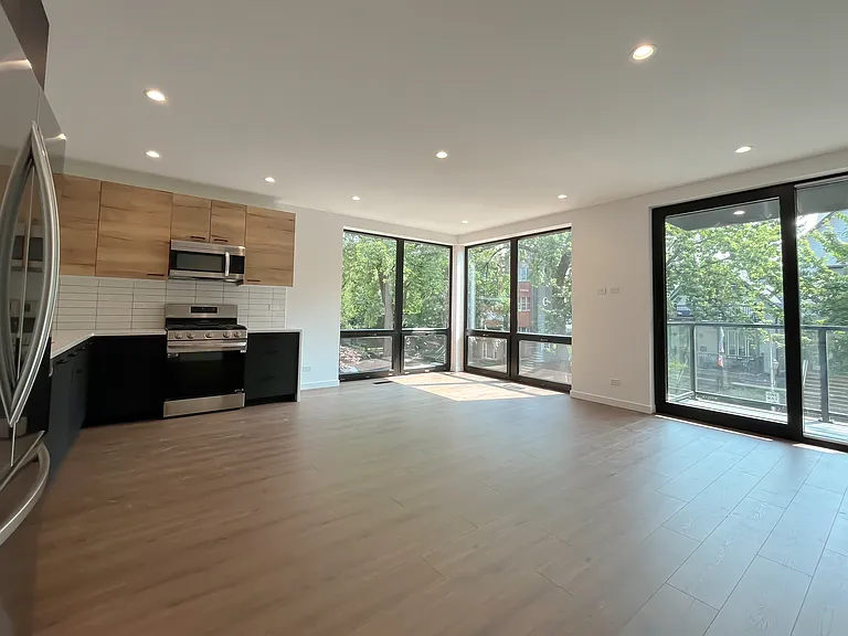 3710 N Kenmore Ave #3 — Photo 4