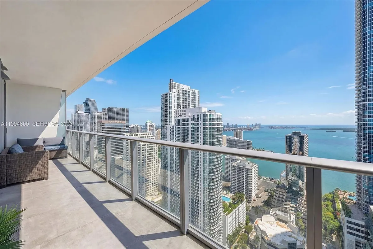 Building Photo - 1010 Brickell Ave #4203