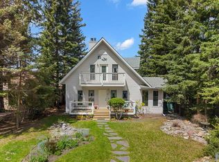 730 S 2nd St, Canmore, AB T1W2K7