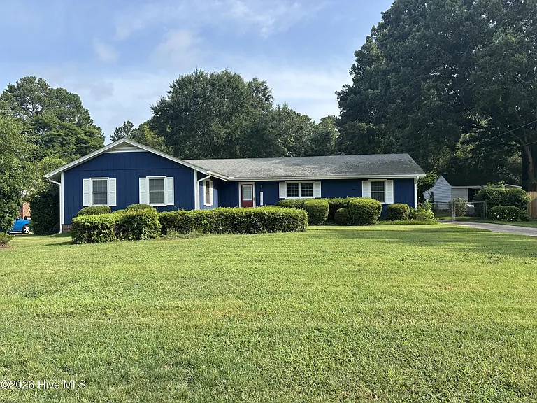 304 Ridge Rd NW — Photo 1
