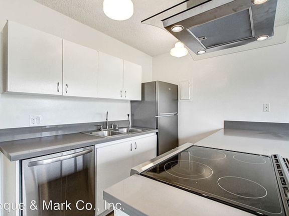 4th image of 1002 12th St #304