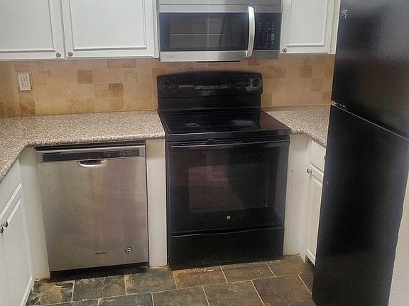 4th image of 2910 Throckmorton St APT 108
