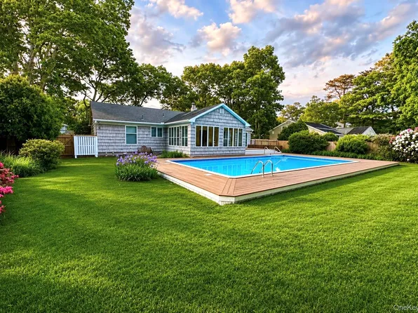 11 White Birch Trail, East Quogue, NY 11942