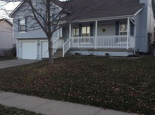 214 NE Arbor Dr, Blue Springs, MO 64014