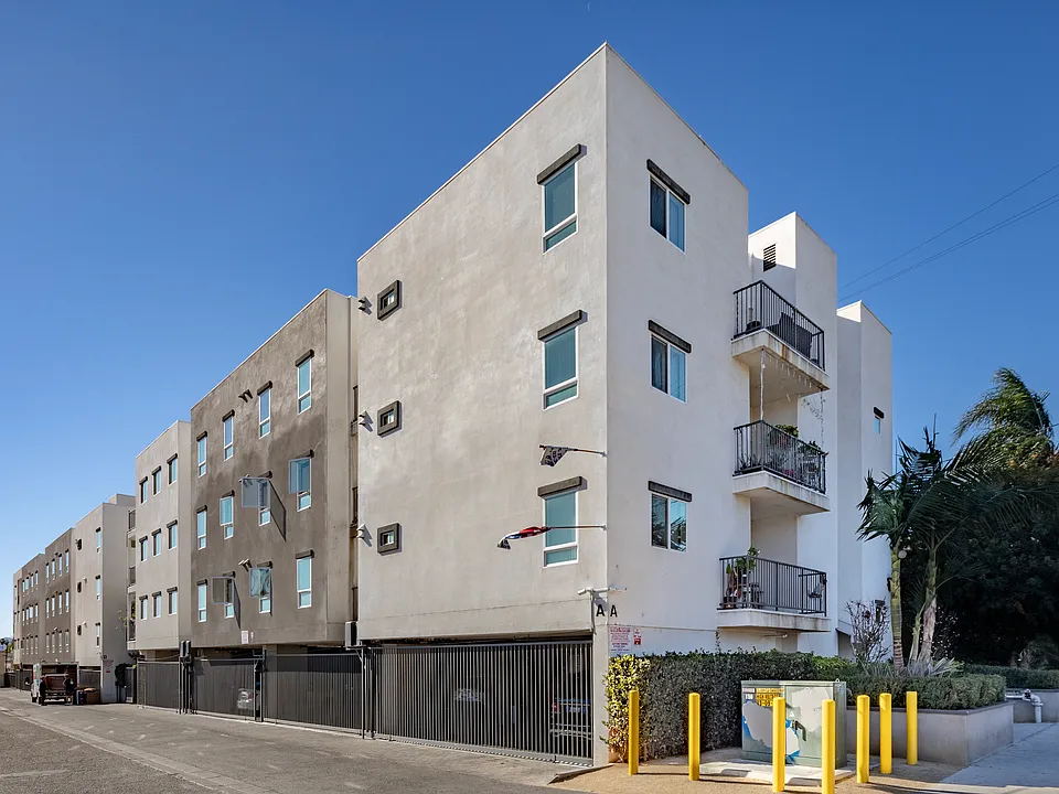 Chase St Apartments