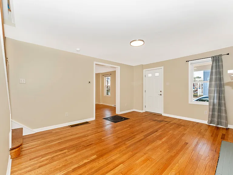 72 Wayside Ave — Photo 11