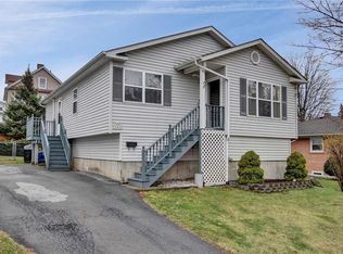 37 Commonwealth Ave, Middletown, NY 10940