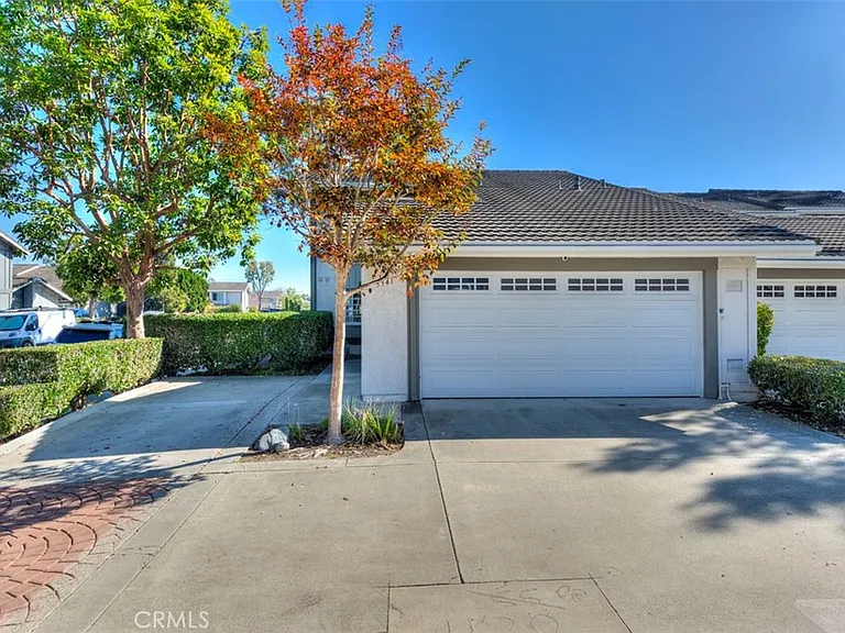 3341 Calle La Veta — Photo 2