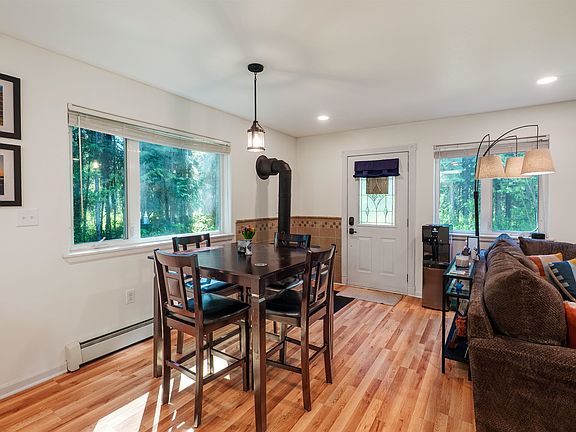 4th image of 1872 Blackburn Way