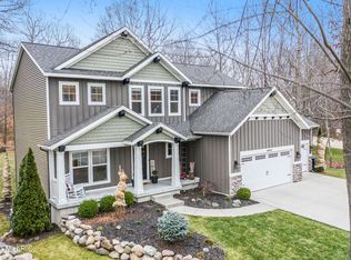 16682 Stoneway Dr, Nunica, MI 49448
