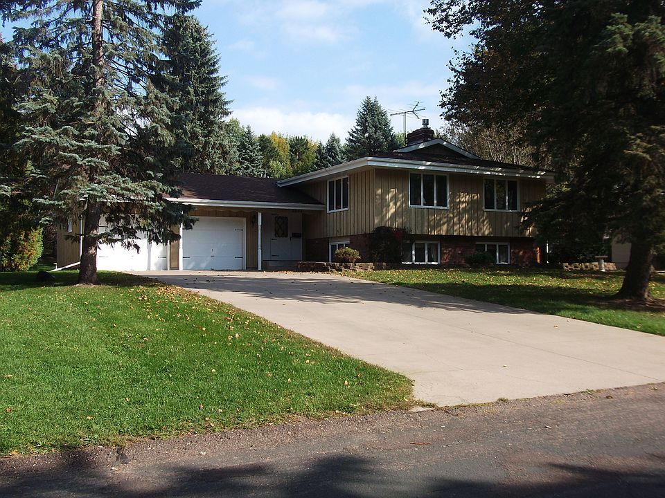 1st image of 3044 Lake St