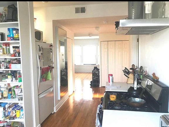 3rd image of 4444 W Gunnison St APT 3