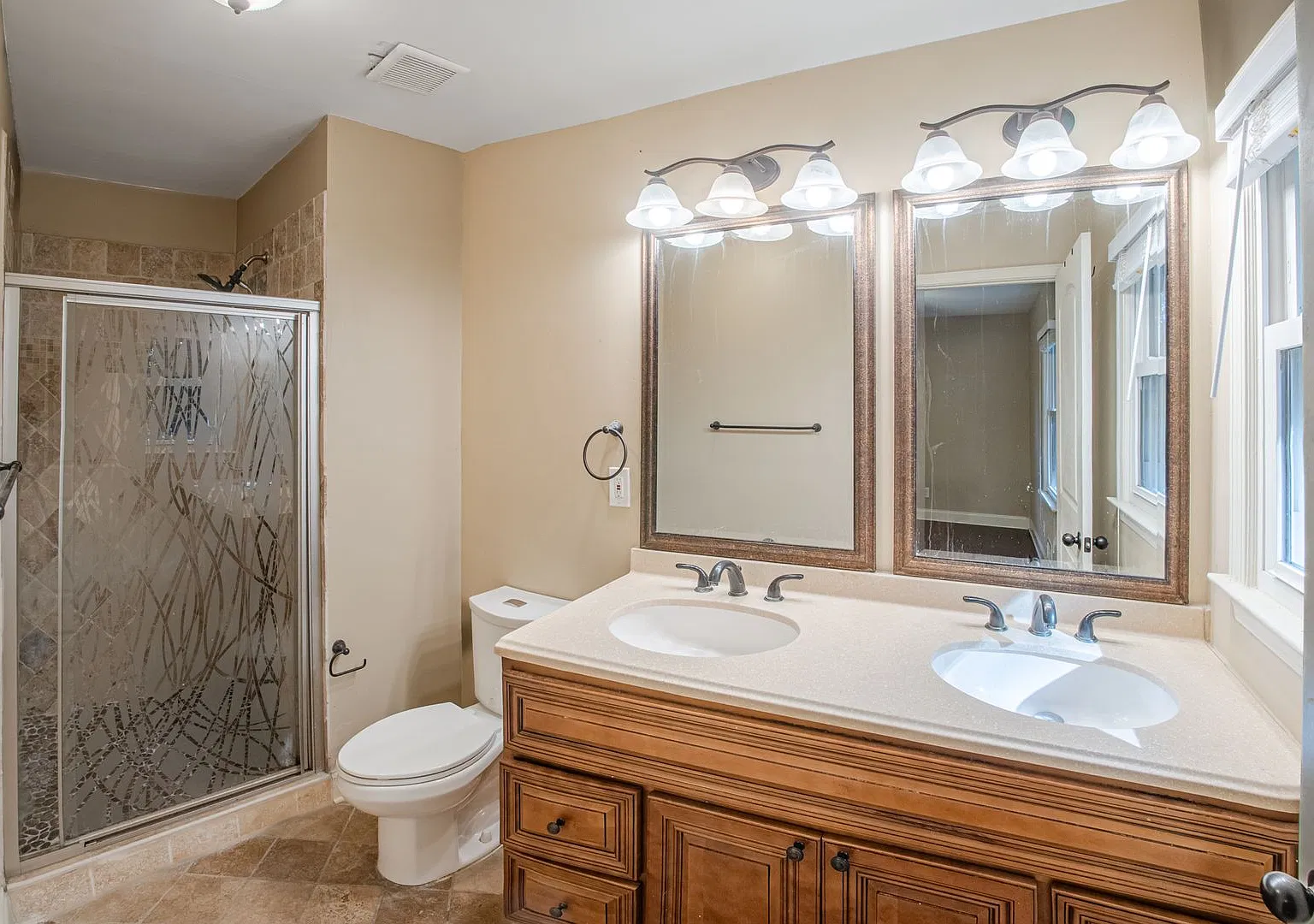 Spacious 4-Bedroom, 3-Bath Home in Marietta Washer & Dryer Included! — Photo 4
