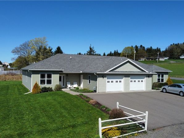 4275 Bell Crest Dr, Cortland, NY 13045